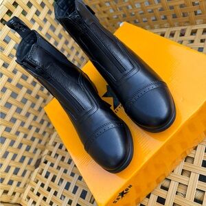 Saxon Ladies Syntovia Zip Paddock Boots - Women’s size 6